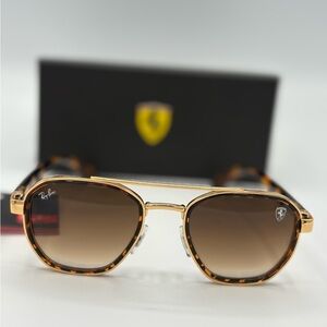 Authentic Ray-Ban x Ferrari Scuderia Edition
Sunglasses - RB3676M F029/A2